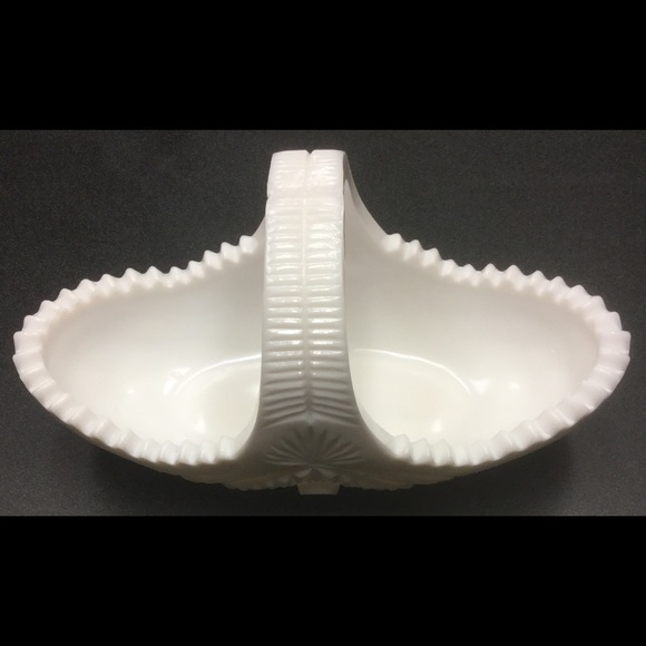 McKee Vintage White Milk Glass Heavy Basket - Picture 1 of 4